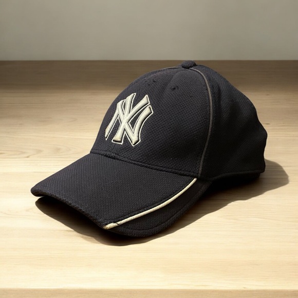 🗽Classic “NY” Yankees New Era Authentic Official Batting Practice Cap! - Picture 2 of 9
